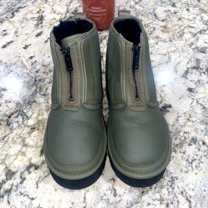 Women’s UGG neumel platform boot size 7